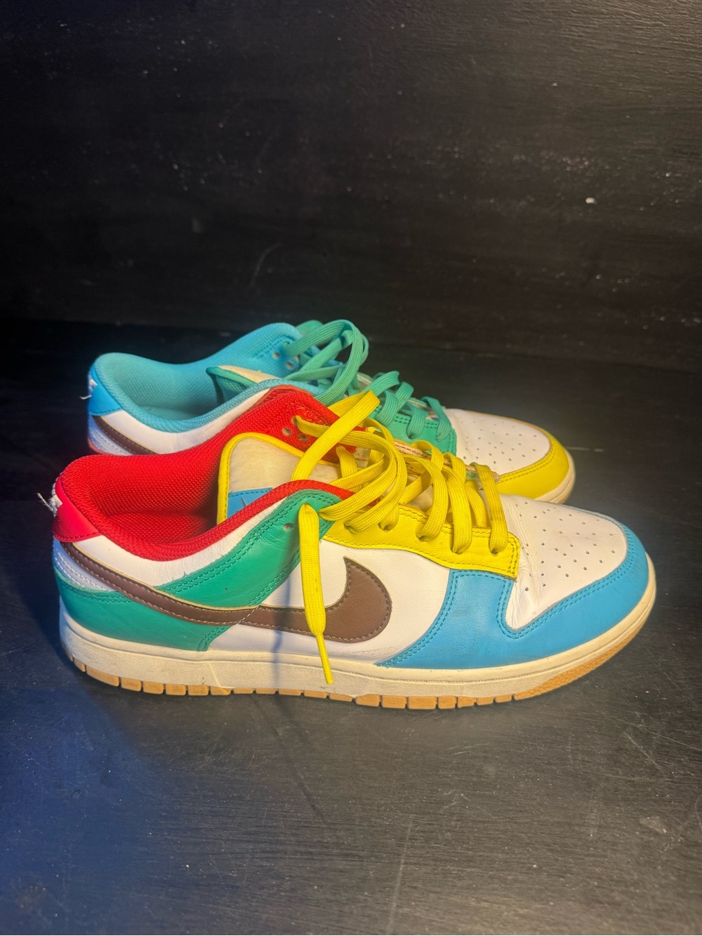 Multicolor Low-Top Sneakers with Yellow Laces Dunks